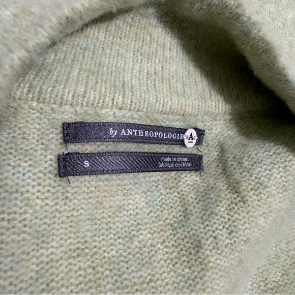 Anthropologie V-Neck Oversized Dolman Sleeve Sweater in Avocado Green Size Small - Picture 3 of 11